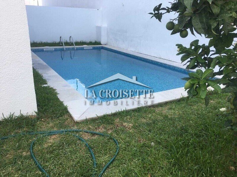 Duplex S+3 avec jardin et piscine à La Marsa 